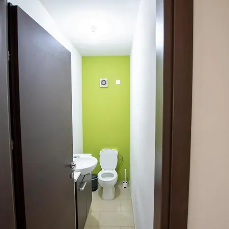 Glabur - The Executive 2 Bdr - City, Free Parking & Wifi, Welcomes You!!! *