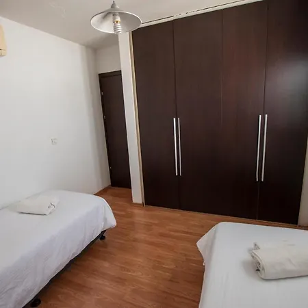 Glabur - The Executive 2 Bdr - City, Free Parking & Wifi, Welcomes You!!! * Nikosia